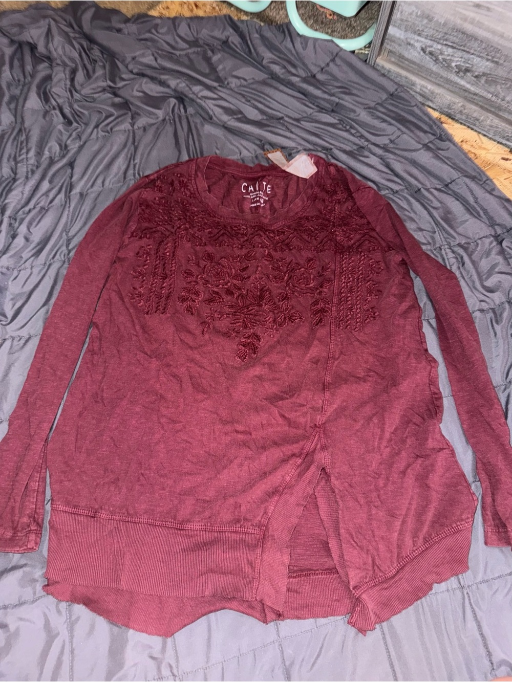 Catie Women's Embroidered Long-Sleeve Top - Burgundy